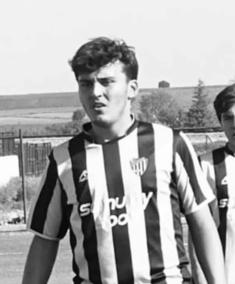 19 Yaşındaki Amatör Futbolcu Kalp Krizinden Öldü