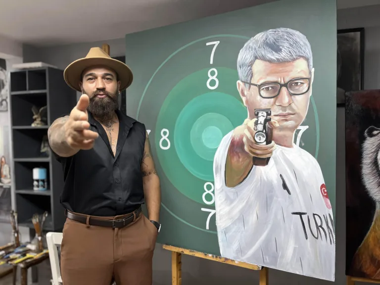 Azeri asıllı ressam Abdullayev, tablosundaki son dokunuşu milli atıcı Dikeç’ten bekliyor