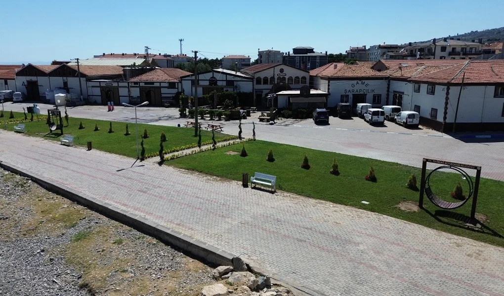 BÜYÜKŞEHİR’DEN MÜREFTE VE UÇMAKDERE’YE ESTETİK DOKUNUŞLAR BÜYÜKŞEHİR’DEN MÜREFTE VE UÇMAKDERE’YE ESTETİK DOKUNUŞLAR