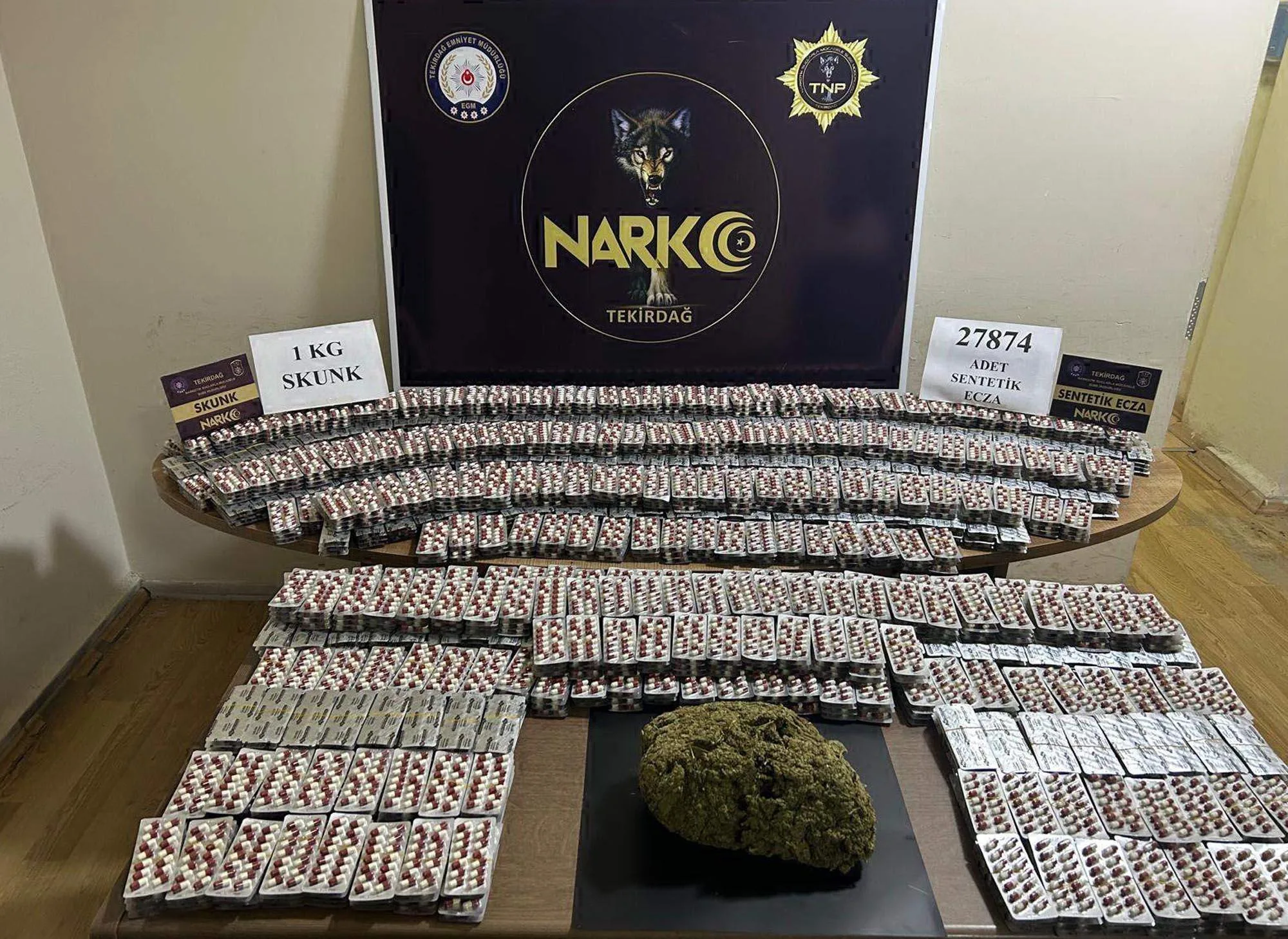 Çorlu’da 27 Bin 874 Uyuşturucu Hap Ele Geçirildi Çorlu’da 27 Bin 874 Uyuşturucu Hap Ele Geçirildi