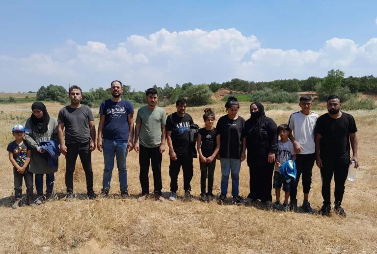 Edirne’de 26 kaçak göçmen ile 1 organizatör yakalandı