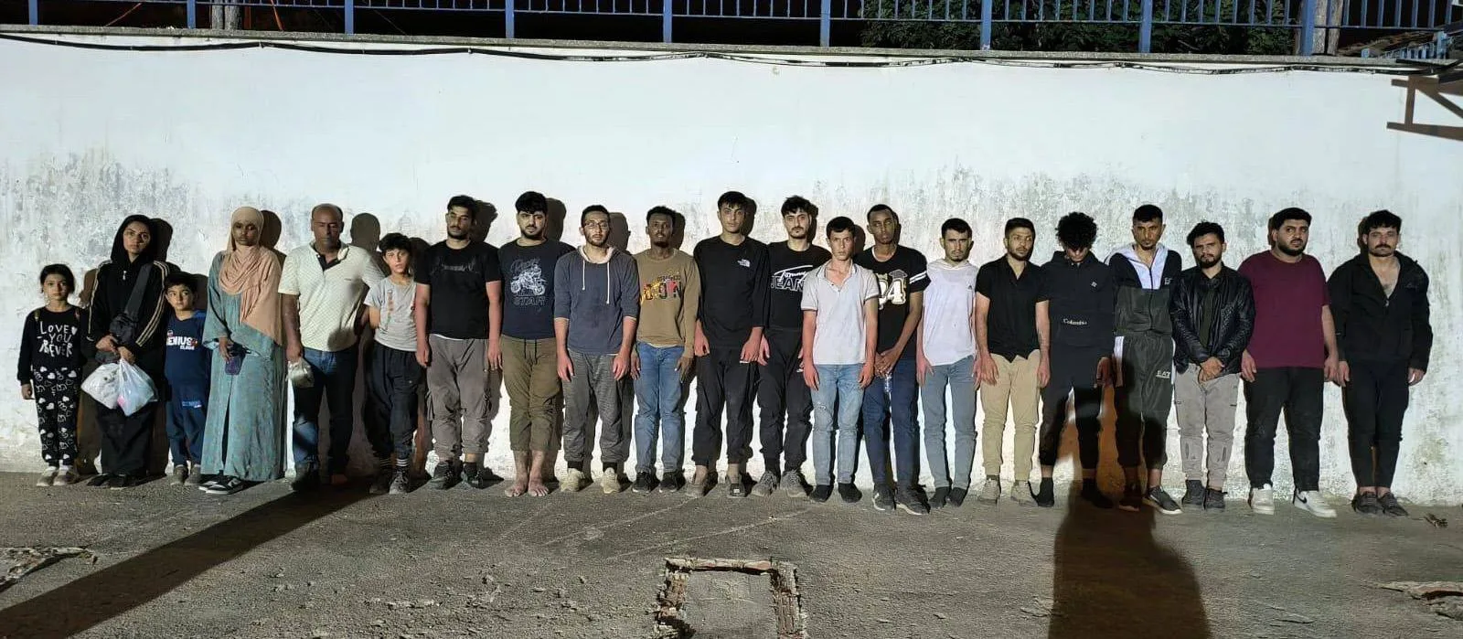 Edirne’de 30 kaçak göçmen yakalandı Edirne’de 30 kaçak göçmen yakalandı