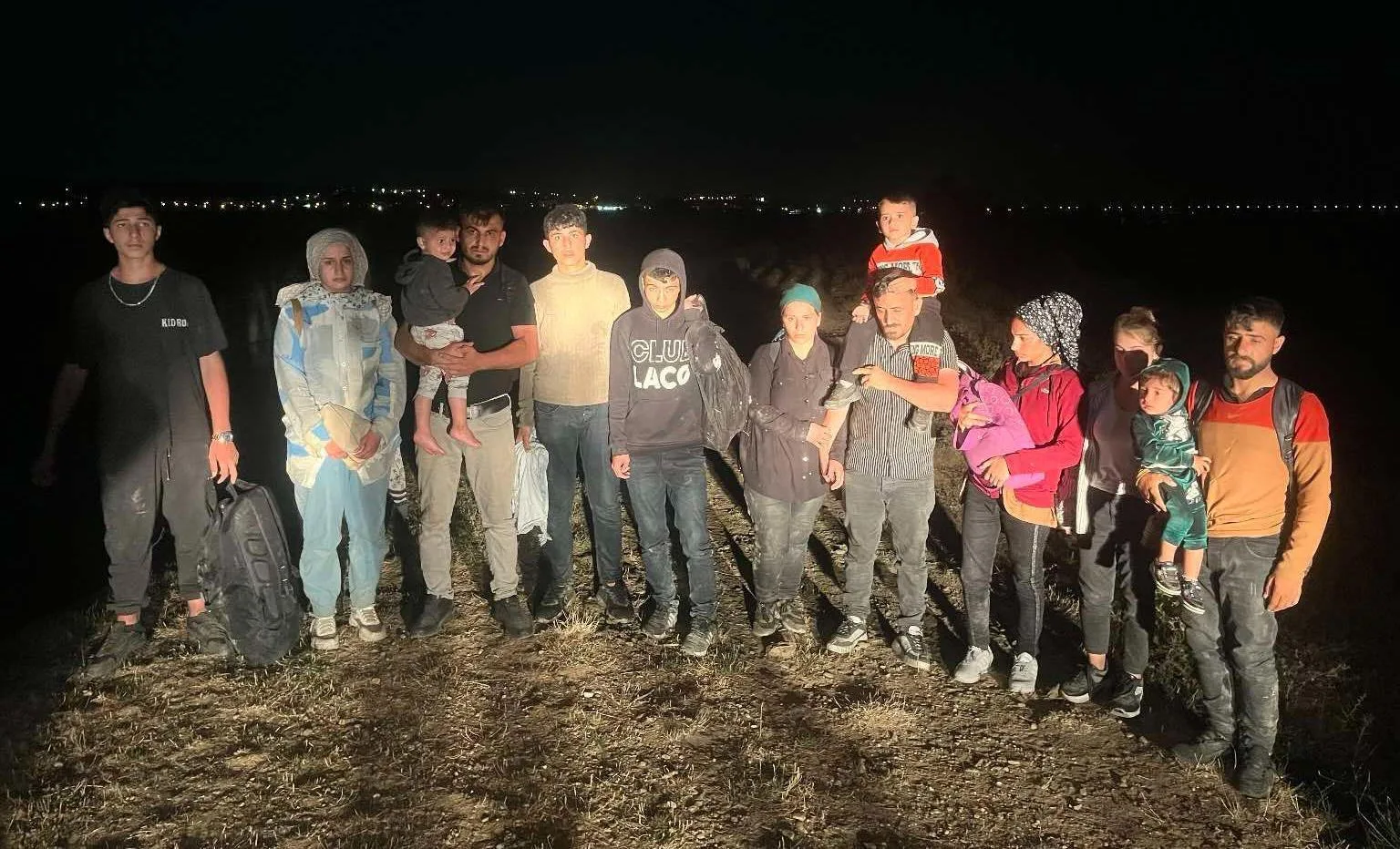 Edirne’de 38 kaçak göçmen yakalandı Edirne’de 38 kaçak göçmen yakalandı