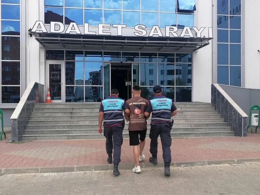 Edirne’de aranması olan şüpheli yakalandı Edirne’de aranması olan şüpheli yakalandı