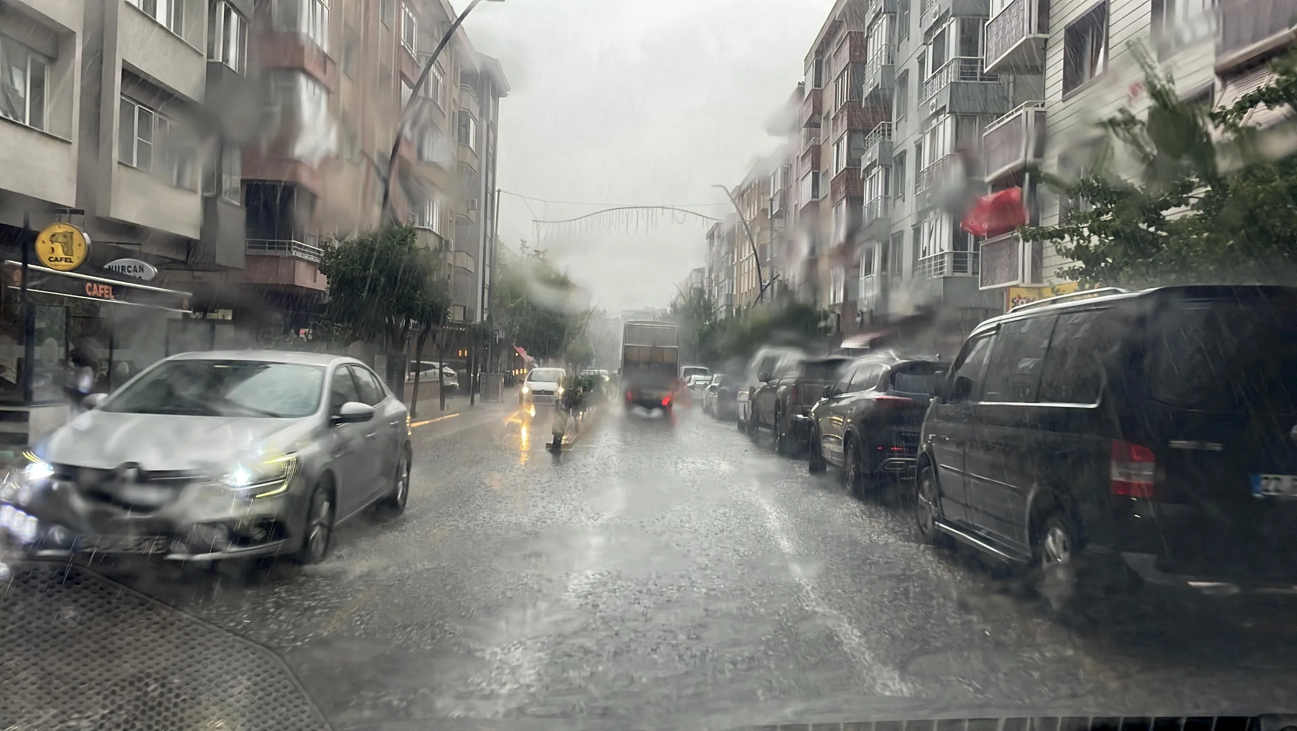 Edirne’de sağanak kazalara neden oldu Edirne’de sağanak kazalara neden oldu