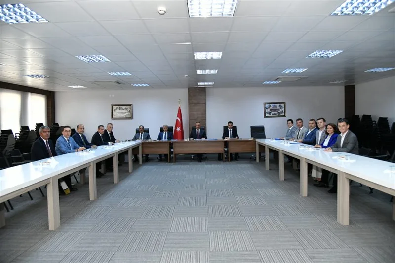 Eğitim Yatırımları Toplantısı Düzenlendi Eğitim Yatırımları Toplantısı Düzenlendi