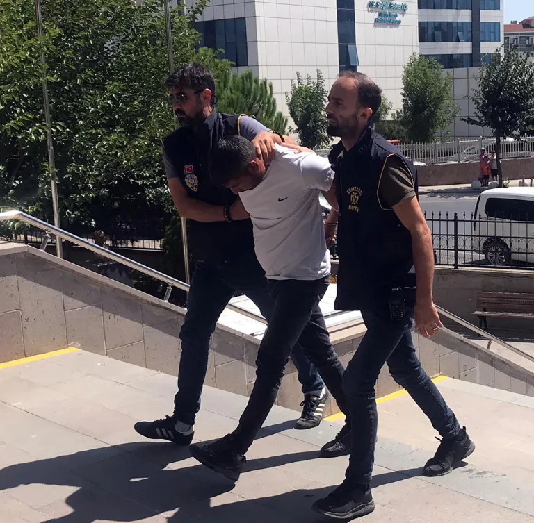 Husumetlisini Pompalı Tüfekle Öldüren Şüpheli Tutuklandı