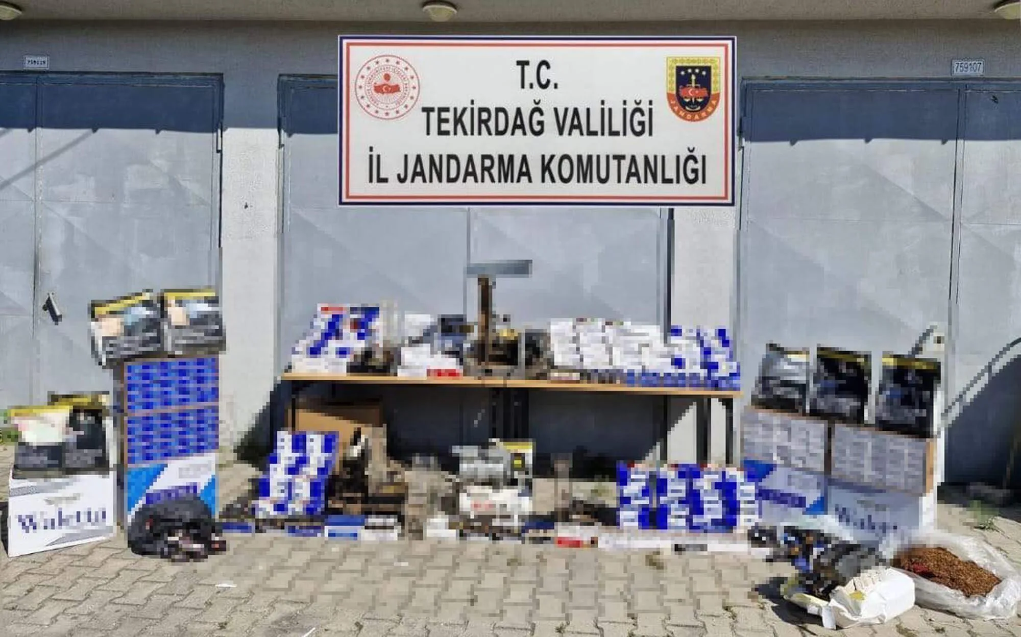 Kiralanan bodrum katında 251 bin makaron ele geçirildi Kiralanan bodrum katında 251 bin makaron ele geçirildi