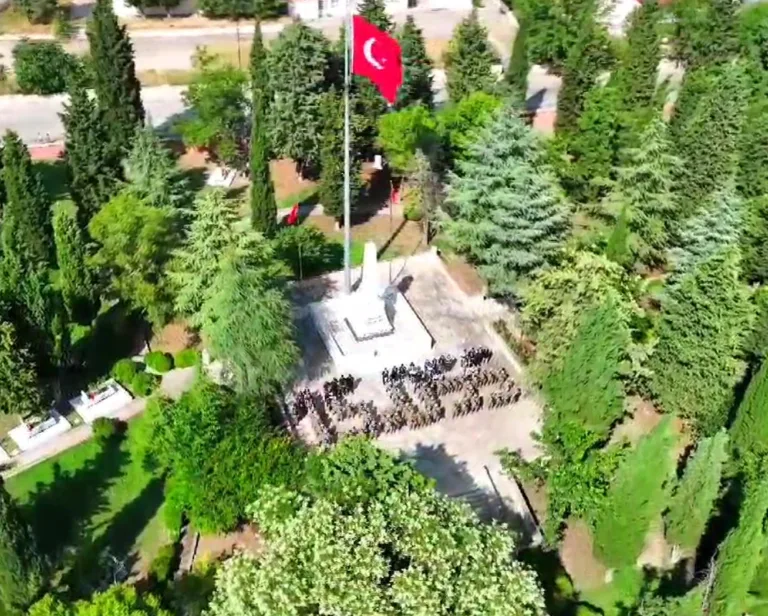 Kırklareli Emniyeti’nden duygulandıran ’15 bin 55′ şehit klibi