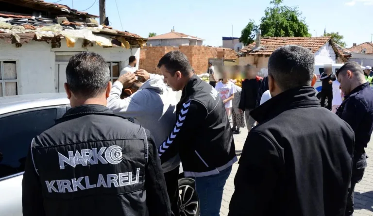 Kırklareli’de 11 ayrı suç kaydı bulunan 2 şüpheli yakalandı