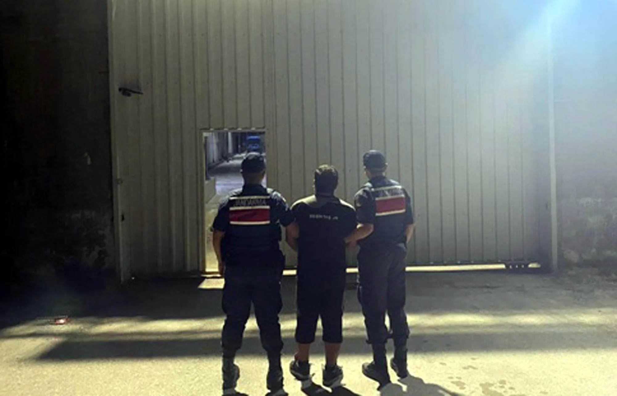 Kırklareli’de aranan 3 hükümlü tutuklandı Kırklareli’de aranan 3 hükümlü tutuklandı