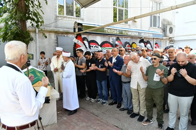 Merhum Hacı Rafet Gümüş Son Yolculuğuna Uğurlandı Merhum Hacı Rafet Gümüş Son Yolculuğuna Uğurlandı