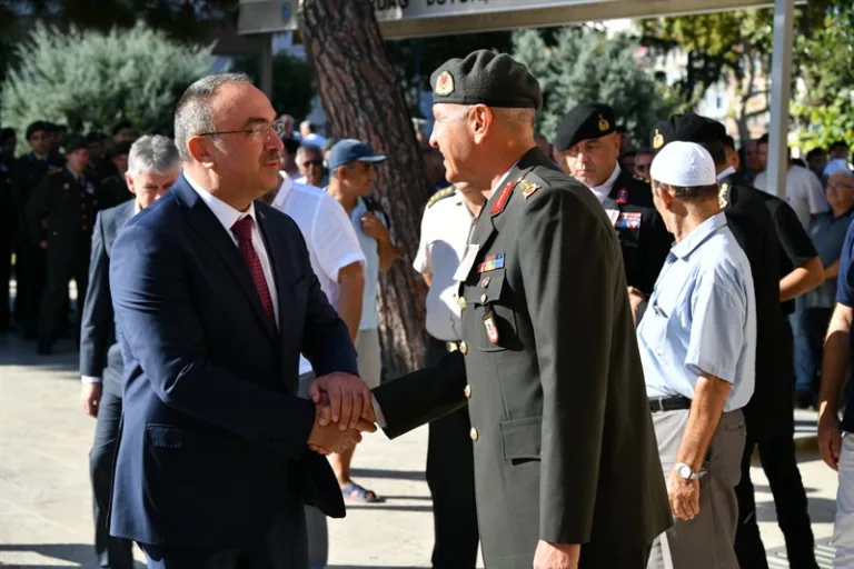Vali Soytürk Emekli Tümgeneral Tanrıöver’in Cenaze Töreni’ne Katıldı
