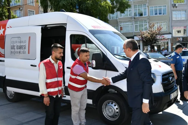 Vali Soytürk Mobil Göç Noktası Aracı’nı Ziyaret Etti