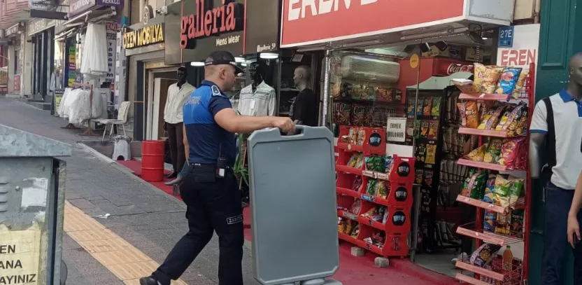 Zabıtadan Kaldırım İşgali Denetimi Zabıtadan Kaldırım İşgali Denetimi
