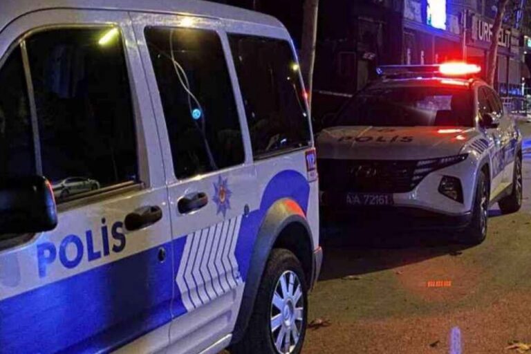 Alkollü Mekanda Yaşanan Kavga: Polisler Saldırıya Uğradı