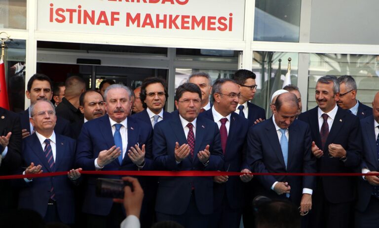 Bakan Tunç: Meclis’te uzlaşarak yeni bir anayasa yapmak milletimize borcumuz (2)