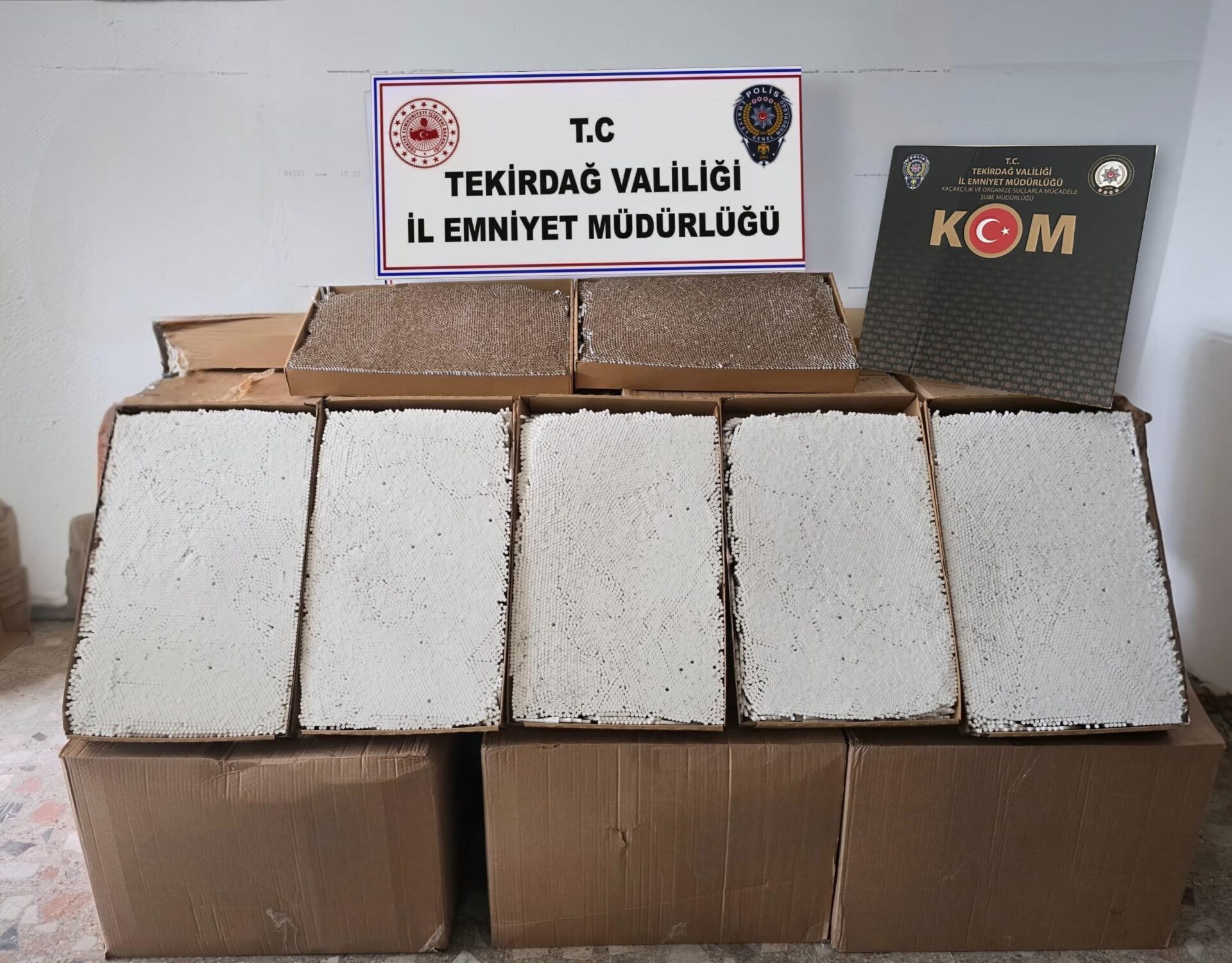 Çerkezköy’de 450 bin makaron ele geçirildi Çerkezköy’de 450 bin makaron ele geçirildi