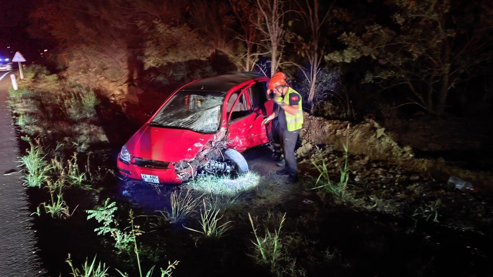 Edirne’de 2 otomobil çarpıştı: 4 yaralı Edirne’de 2 otomobil çarpıştı: 4 yaralı