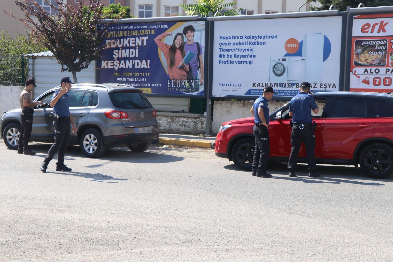 Edirne’de aranması olan 3 şüpheliye tutuklama Edirne’de aranması olan 3 şüpheliye tutuklama