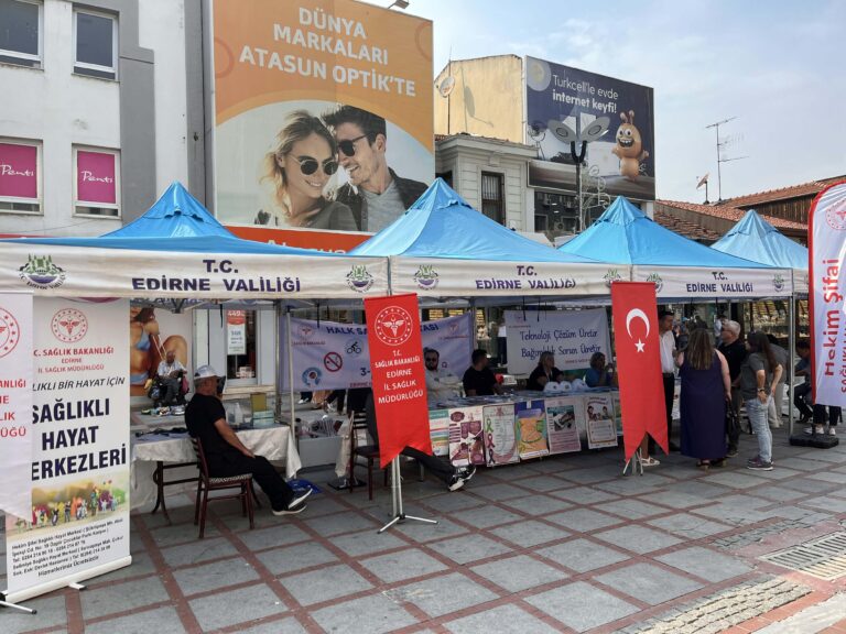 Edirne’de Halk Sağlığı Haftası’nda vatandaşlara sağlık taraması ve bilgilendirme