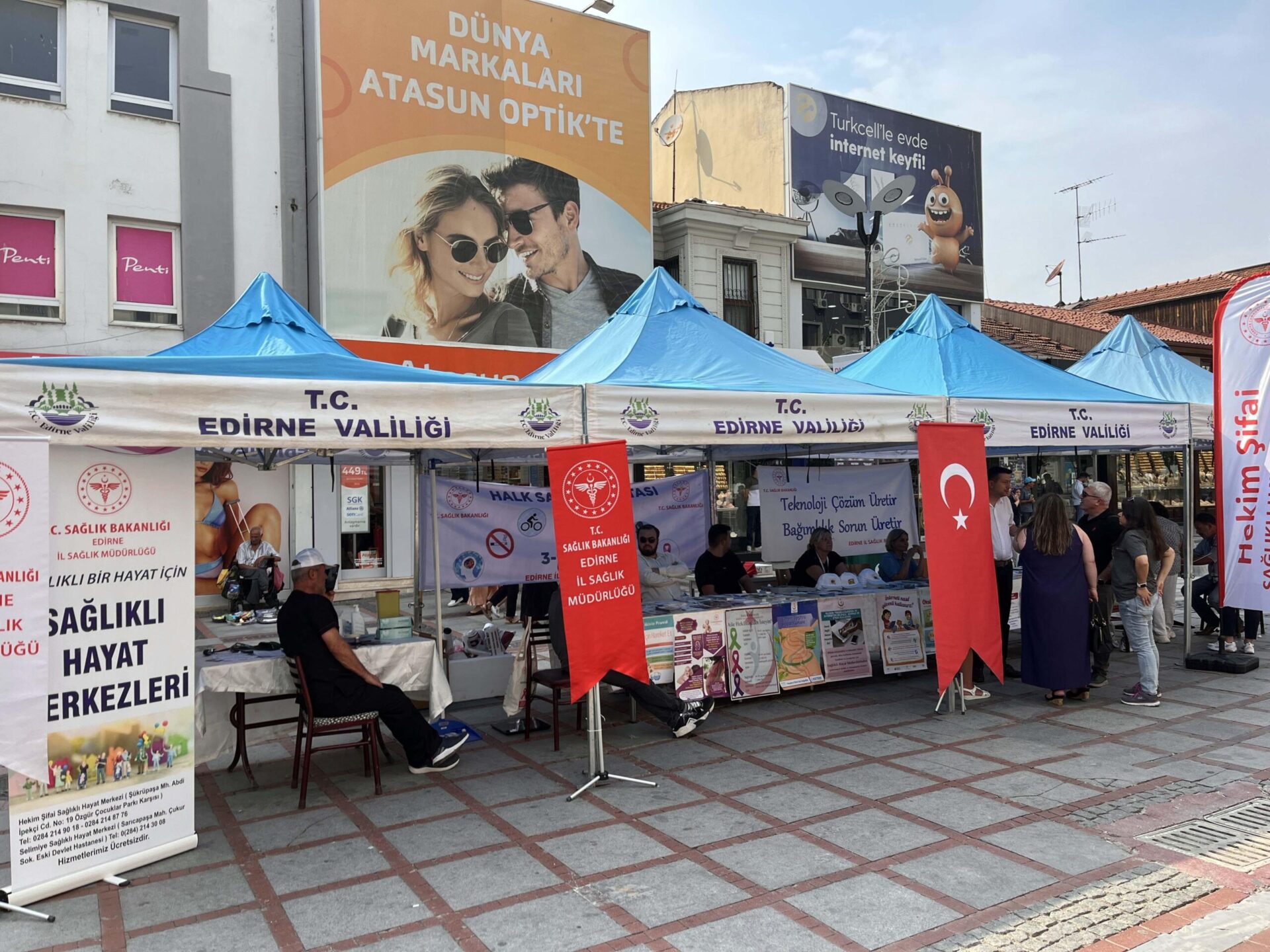Edirne’de Halk Sağlığı Haftası’nda vatandaşlara sağlık taraması ve bilgilendirme Edirne’de Halk Sağlığı Haftası’nda vatandaşlara sağlık taraması ve bilgilendirme