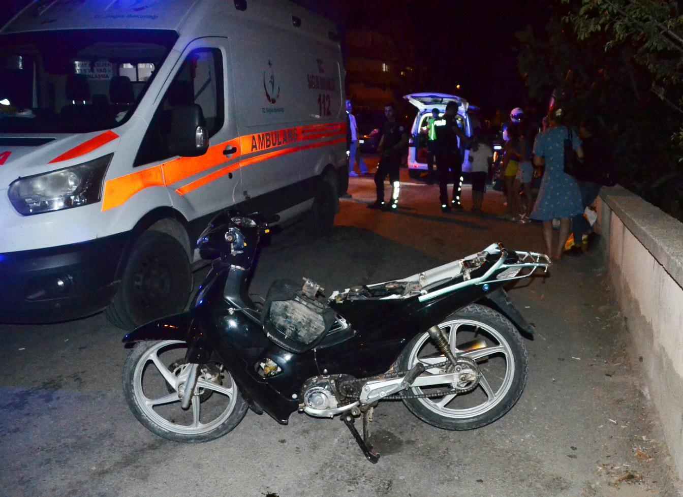 Edirne’de polisten kaçmaya çalışan motosikletli, düşüp yaralandı Edirne’de polisten kaçmaya çalışan motosikletli, düşüp yaralandı