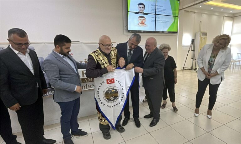 Edirne’de yılın ahileri için şed kuşanma töreni