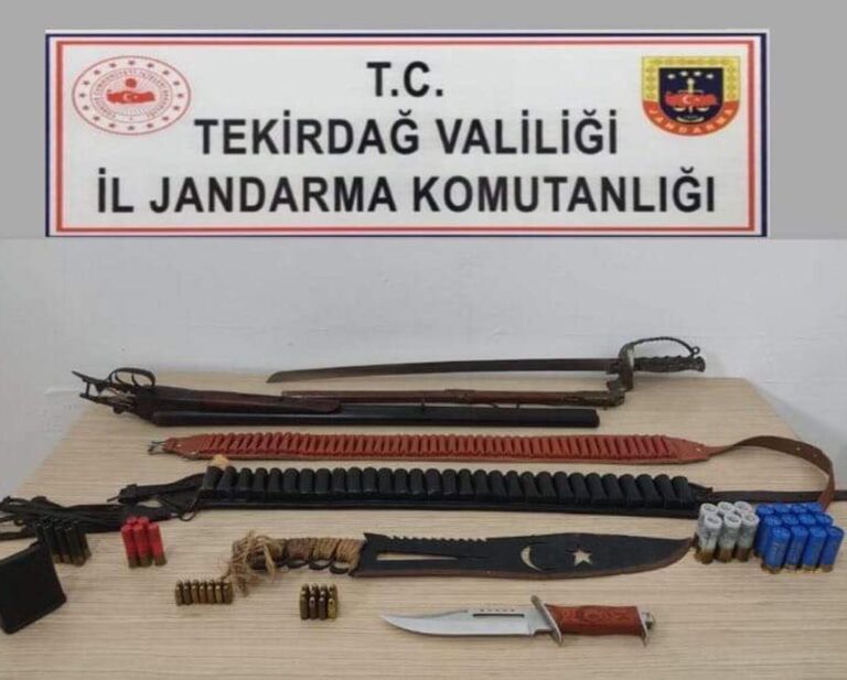 Evinde Kılıç, Kasatura, Pala Bulunan Şüpheli Gözaltında