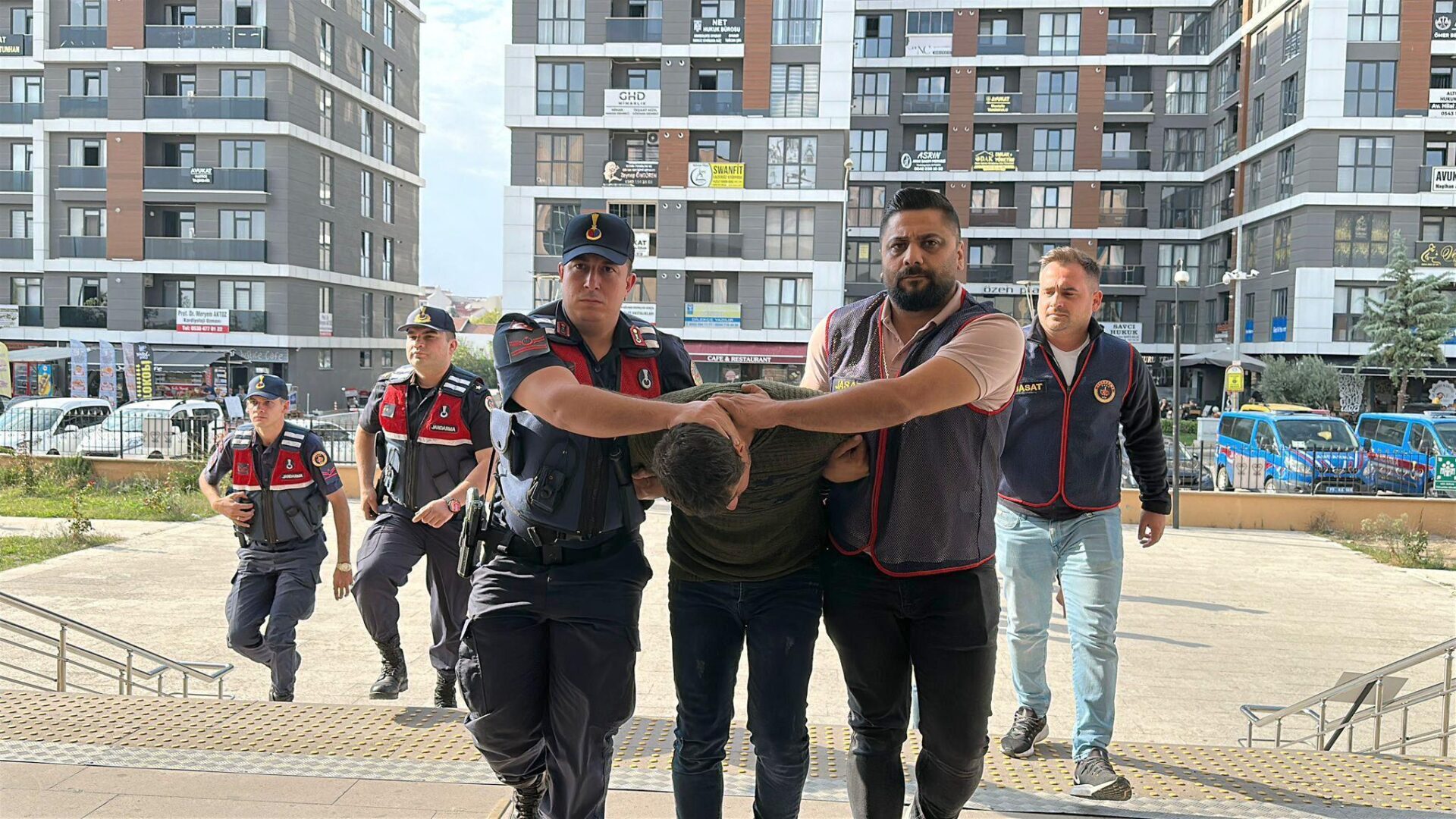 Kayıp ihbarında bulunduğu babasını öldürüp, 4 parçaya ayırdığı cesedini dereye atmış / Ek fotoğraflar Kayıp ihbarında bulunduğu babasını öldürüp, 4 parçaya ayırdığı cesedini dereye atmış / Ek fotoğraflar