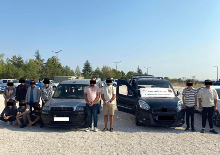 Kırklareli’de 354 kaçak göçmen yakalandı, 13 organizatör tutuklandı