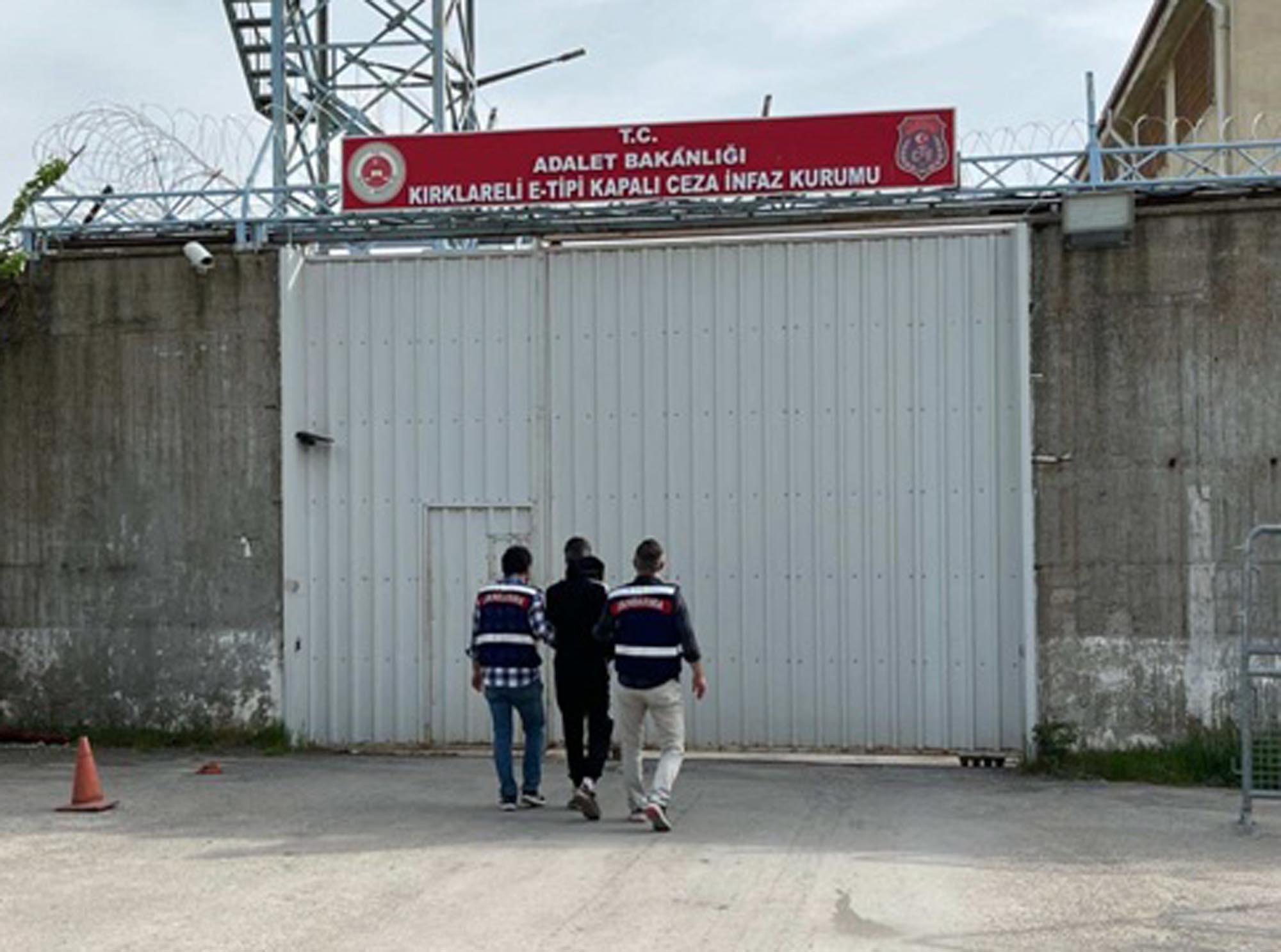 Kırklareli’de aranması bulunan 38 şüpheli yakalandı Kırklareli’de aranması bulunan 38 şüpheli yakalandı