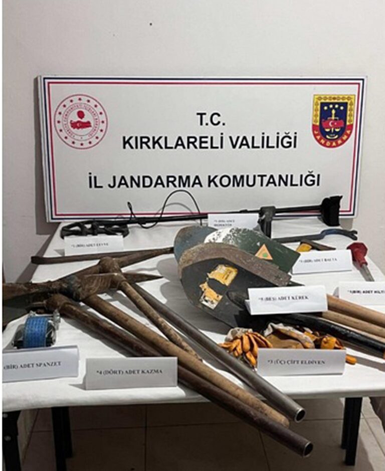 Kırklareli’de  jandarmadan kaçakçılık operasyonu; 9 gözaltı