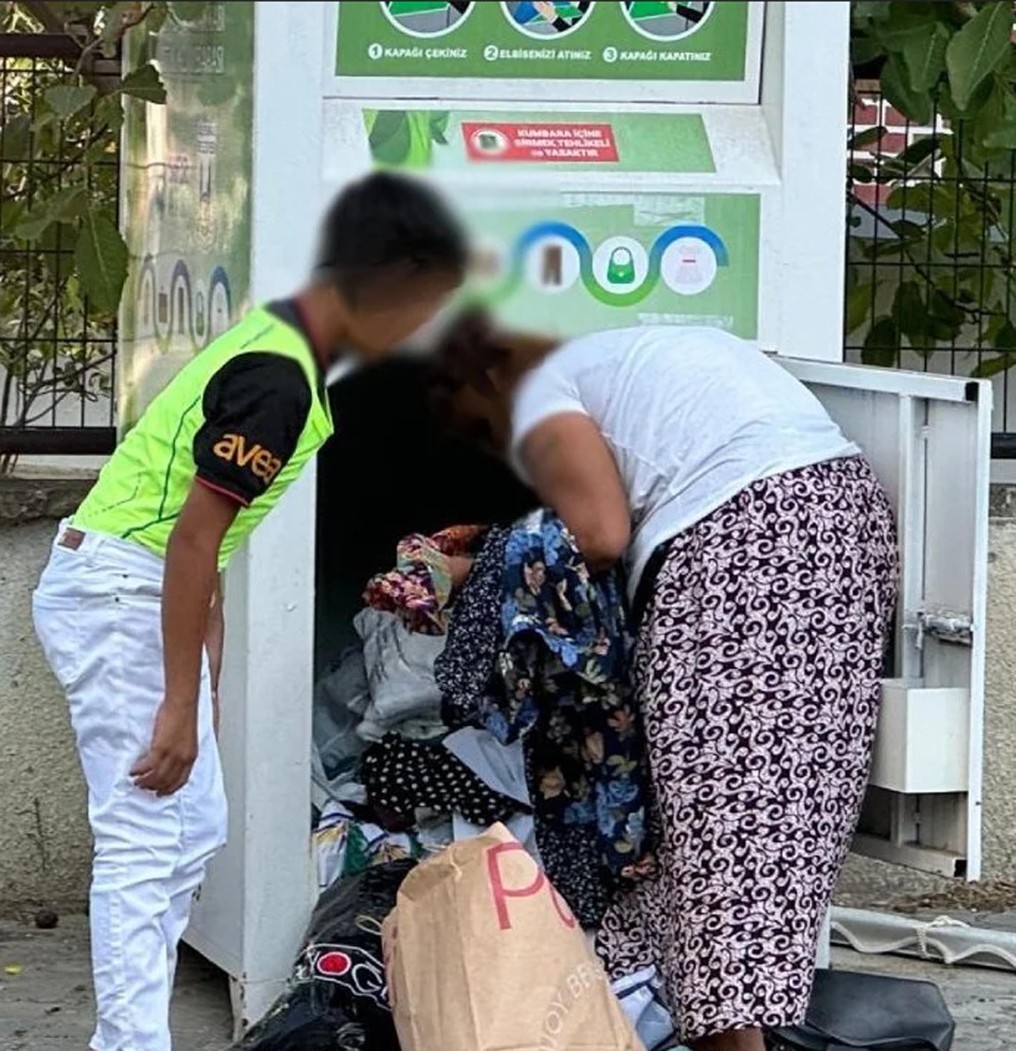 Lüleburgaz’da kullanılmayan giysilerin atıldığı kumbaraya zarar verildi Lüleburgaz’da kullanılmayan giysilerin atıldığı kumbaraya zarar verildi