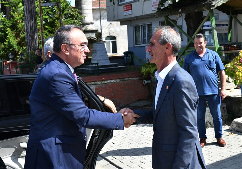Vali Soytürk Bahçeköy Mahallesi’nde Vatandaşlarla Bir Araya Geldi Vali Soytürk Bahçeköy Mahallesi’nde Vatandaşlarla Bir Araya Geldi