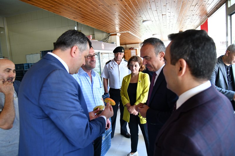 Vali Soytürk Saray’da Esnaf Ziyareti Yaptı Vali Soytürk Saray’da Esnaf Ziyareti Yaptı