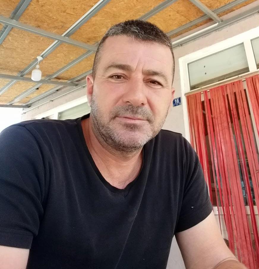 15 yaşındaki çocuk, ailesinin husumetlisini 21 yerinden bıçaklayarak öldürdü 15 yaşındaki çocuk, ailesinin husumetlisini 21 yerinden bıçaklayarak öldürdü
