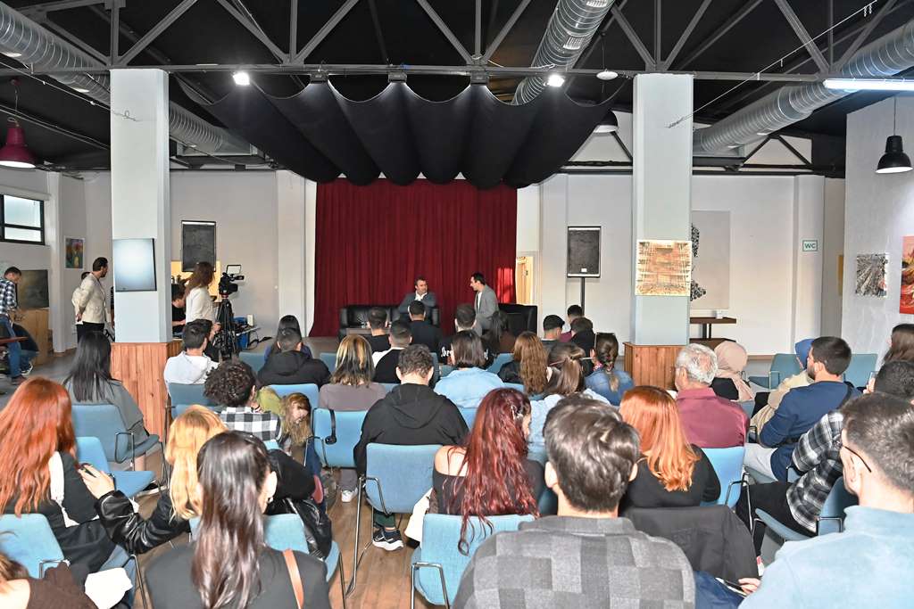 Başkan Volkan Nallar Üniversite Öğrencileri İle Söyleşide Buluştu Başkan Volkan Nallar Üniversite Öğrencileri İle Söyleşide Buluştu