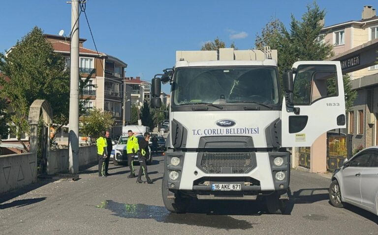 Çöp Kamyonunun Çarptığı Yaya Yaralandı