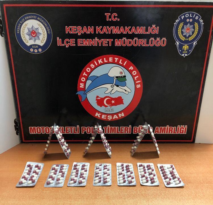 Edirne’de 182 uyuşturucu hap ele geçirildi; 2 gözaltı