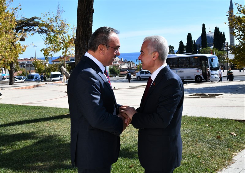 Kırklareli Valisi Turan Vali Soytürk’e İade-i Ziyarette Bulundu Kırklareli Valisi Turan Vali Soytürk’e İade-i Ziyarette Bulundu