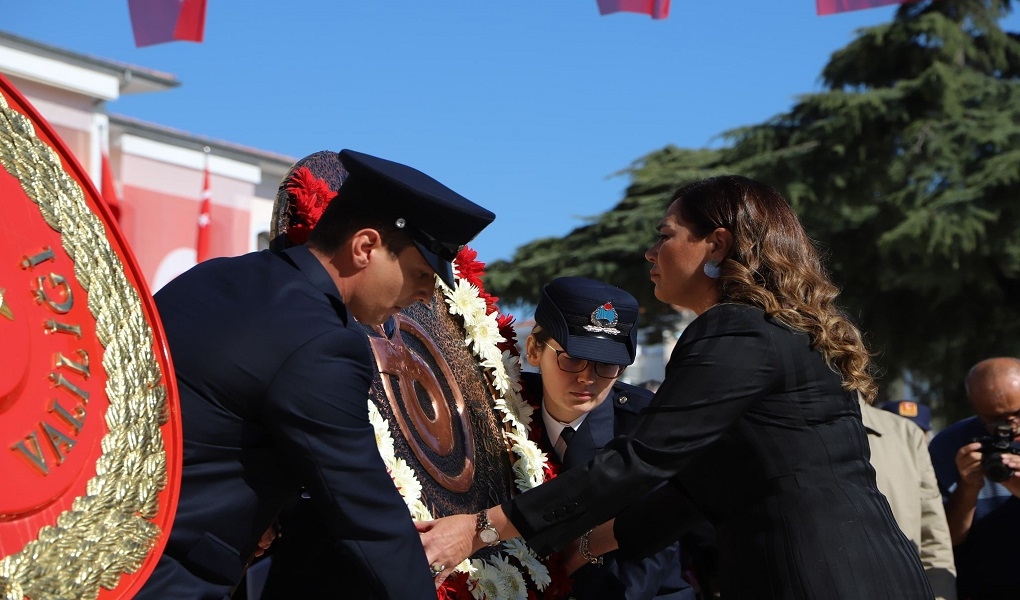 KURULUŞUN 101. YILININ KUTLAMALARI ÇELENK SUNMA TÖRENİ İLE BAŞLADI KURULUŞUN 101. YILININ KUTLAMALARI ÇELENK SUNMA TÖRENİ İLE BAŞLADI
