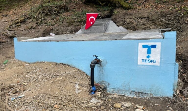 SEMETLİ MAHALLESİ’NDE TANKERLE SU TAŞIMA DÖNEMİ SONA ERDİ