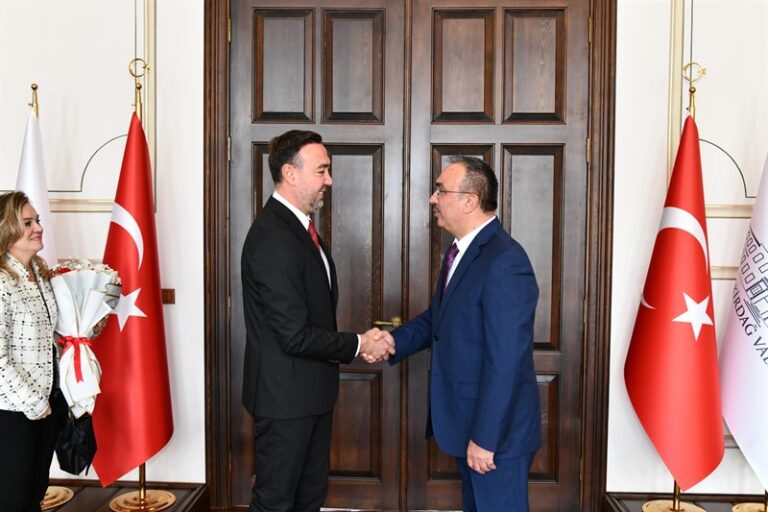 Yeniden Baro Başkanı Seçilen Av. Egemen Gürcün Vali Soytürk’ü Ziyaret Etti