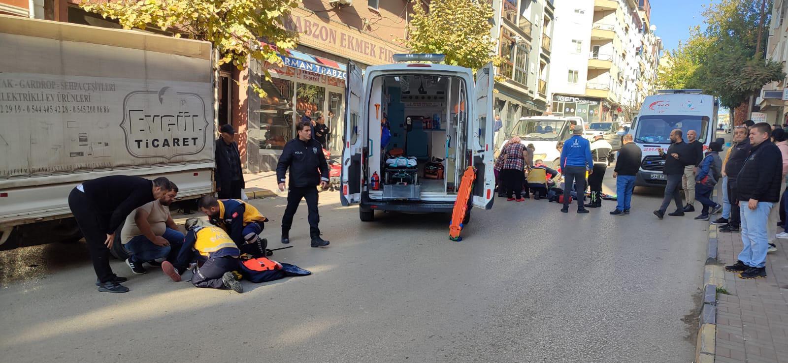 14 yaşındaki çocuğun kullandığı motosiklet, yayaya çarptı; 1’i ağır, 3 yaralı 14 yaşındaki çocuğun kullandığı motosiklet, yayaya çarptı; 1’i ağır, 3 yaralı