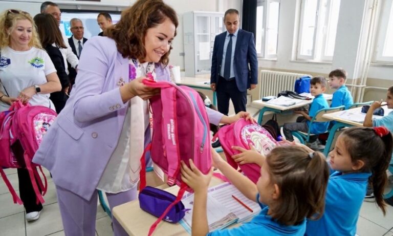 Belediye Başkan’ımız Sayın Müge Yıldız Toptak’tan Öğrencilere Anlamlı Hediye