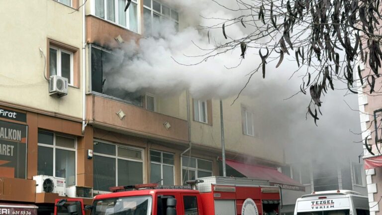 Balkonda Çıkan Yangın Korkuttu