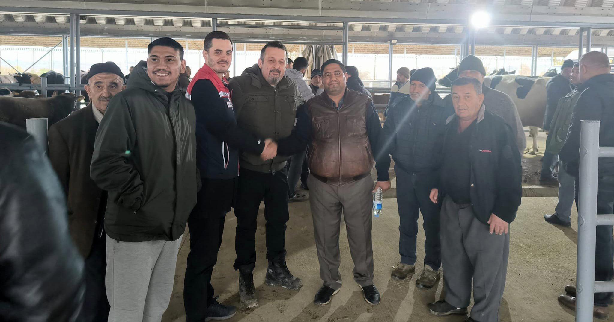 Edirne’de hastalık nedeniyle kapatılan canlı hayvan pazarı yeniden açıldı Edirne’de hastalık nedeniyle kapatılan canlı hayvan pazarı yeniden açıldı