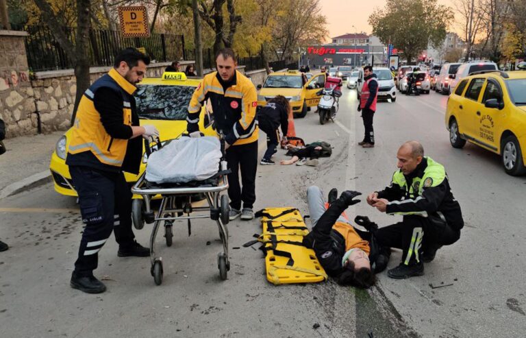 Edirne’de motosikletle otomobil çarpıştı; 2 yaralı