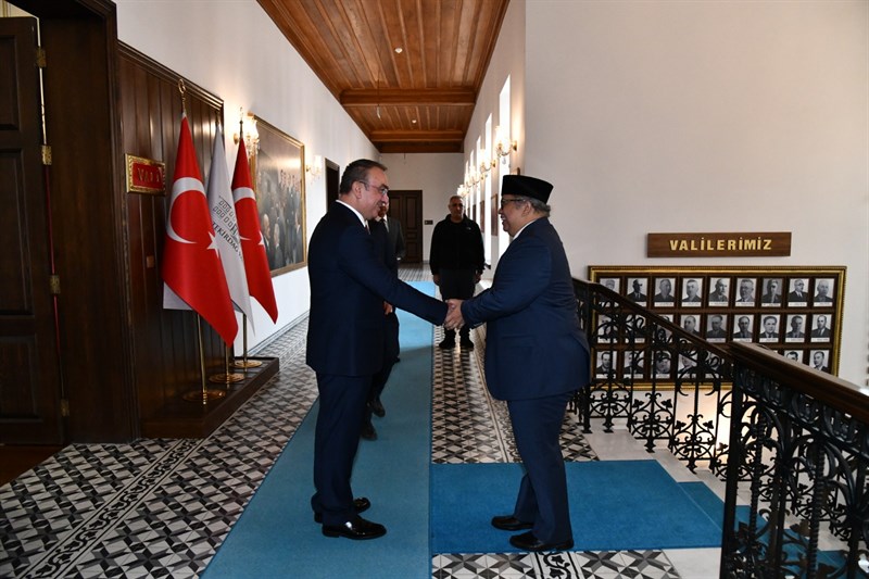 Endonezya İstanbul Başkonsolosu Vali Soytürk’ü Ziyaret Etti Endonezya İstanbul Başkonsolosu Vali Soytürk’ü Ziyaret Etti